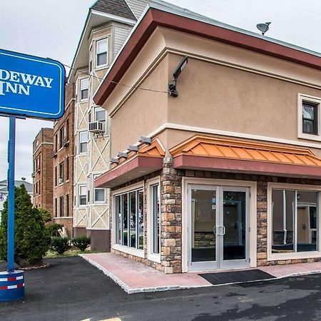 Rodeway Inn Belleville Esterno foto