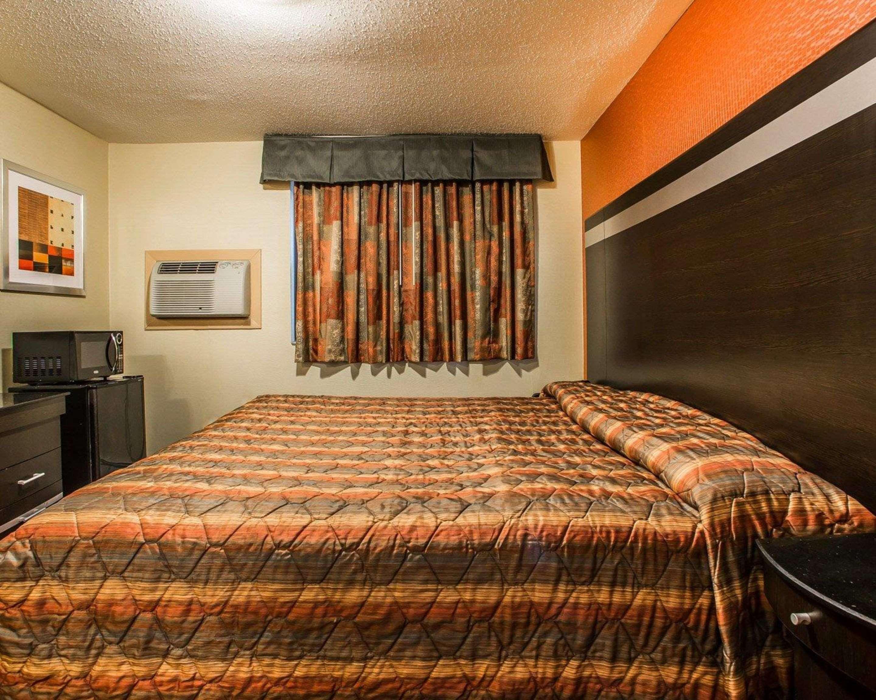 Rodeway Inn Belleville Esterno foto