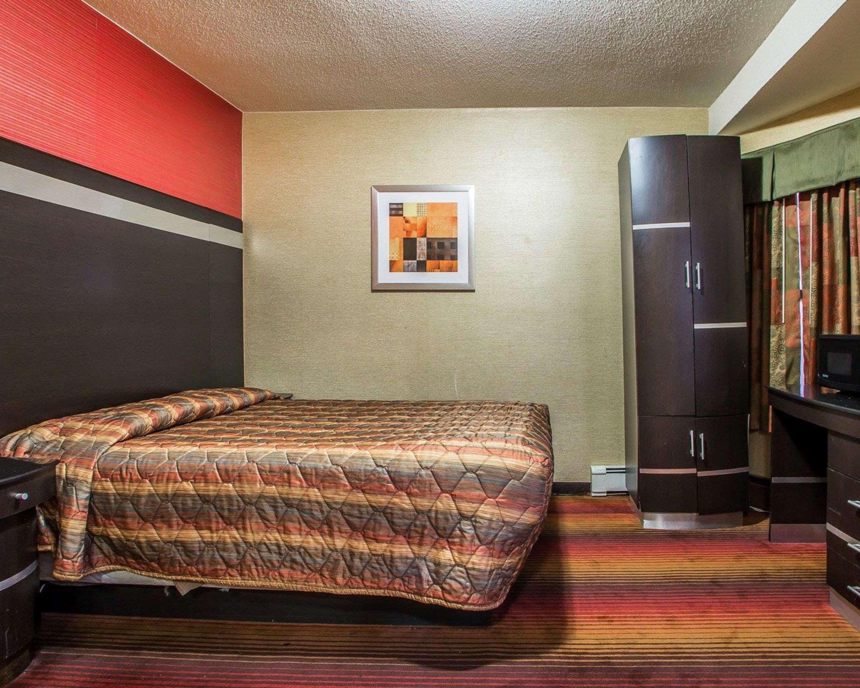 Rodeway Inn Belleville Esterno foto