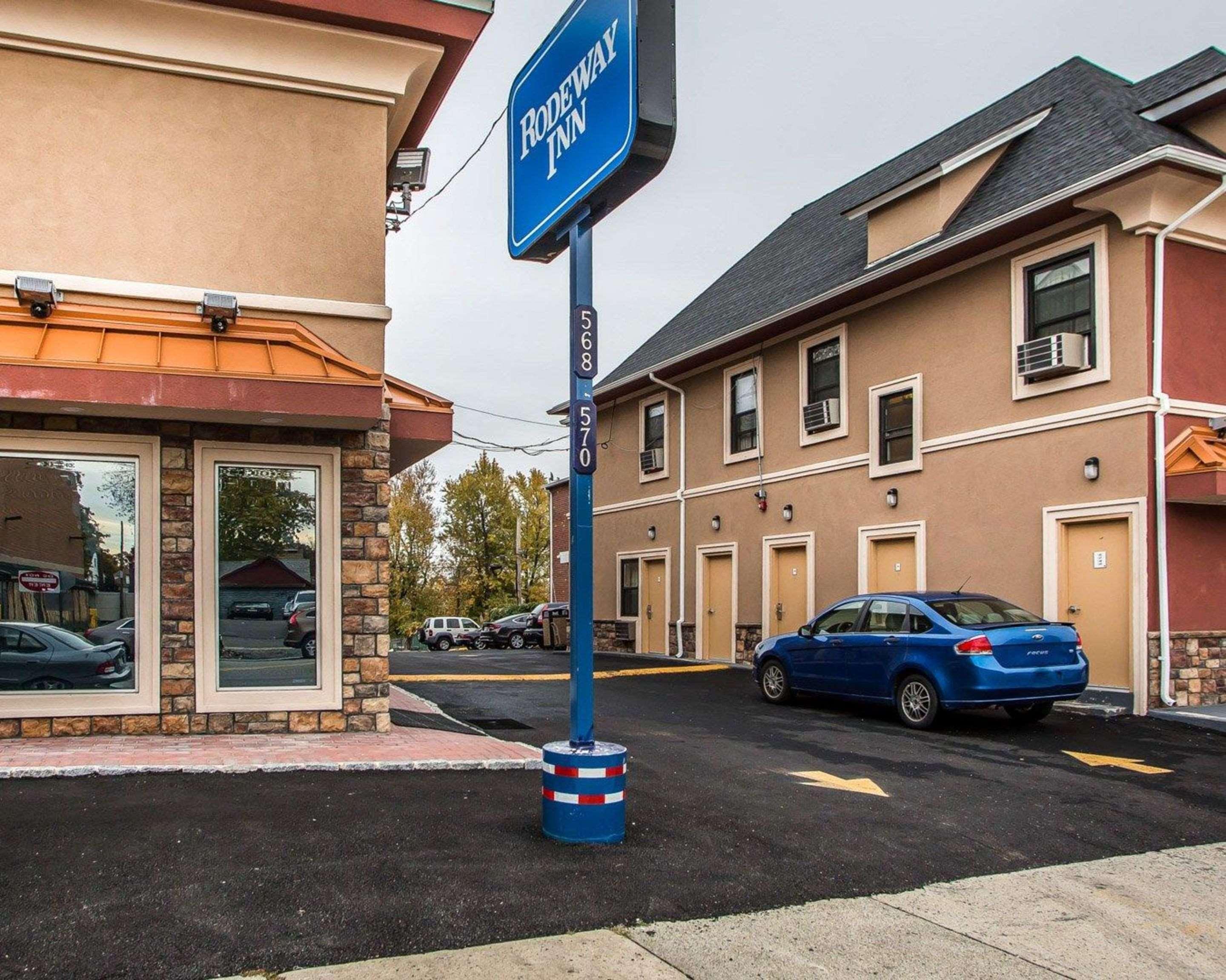 Rodeway Inn Belleville Esterno foto