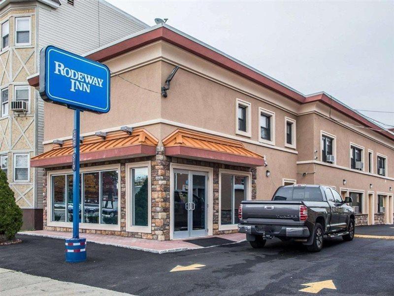 Rodeway Inn Belleville Esterno foto