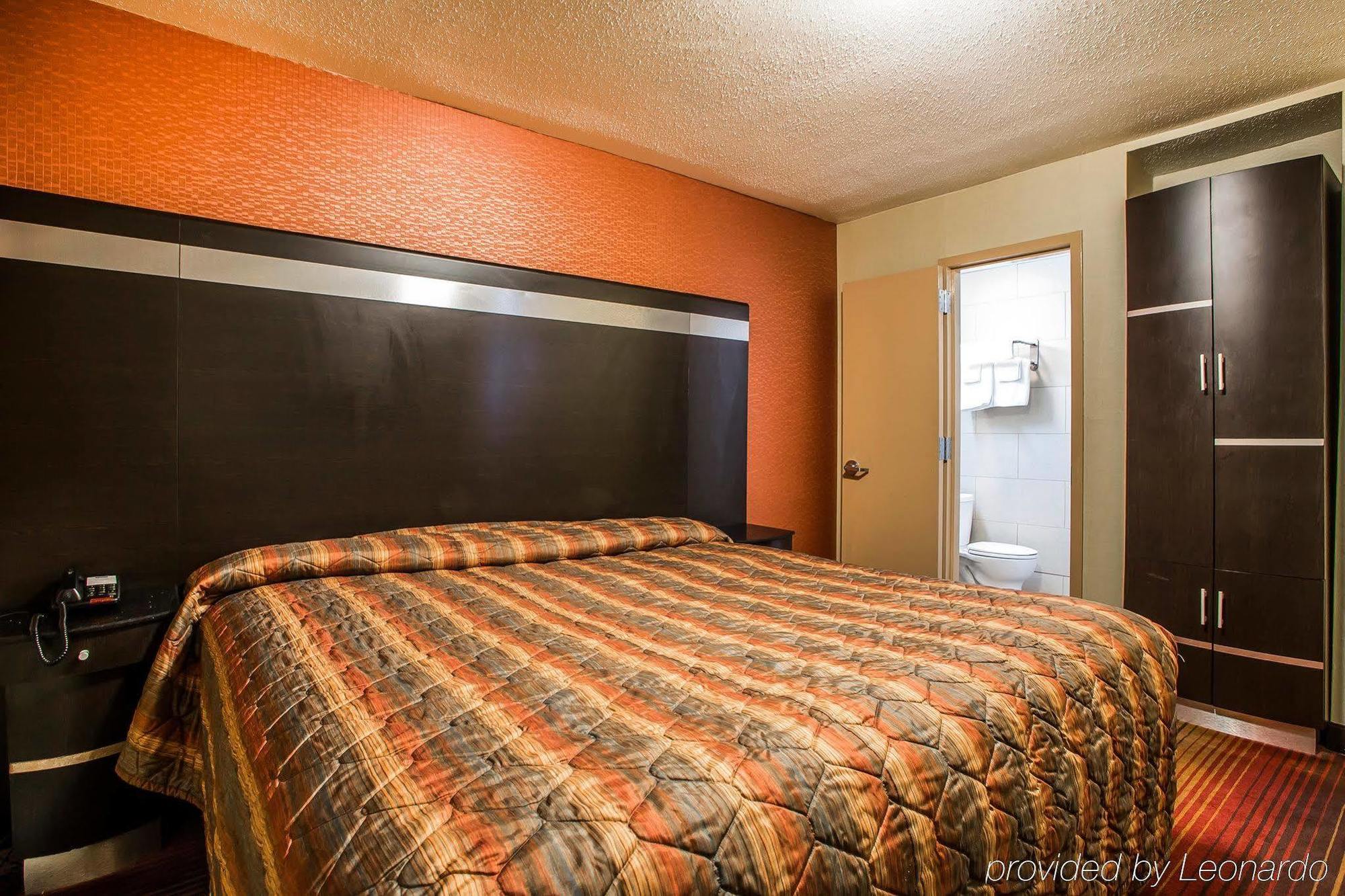 Rodeway Inn Belleville Esterno foto