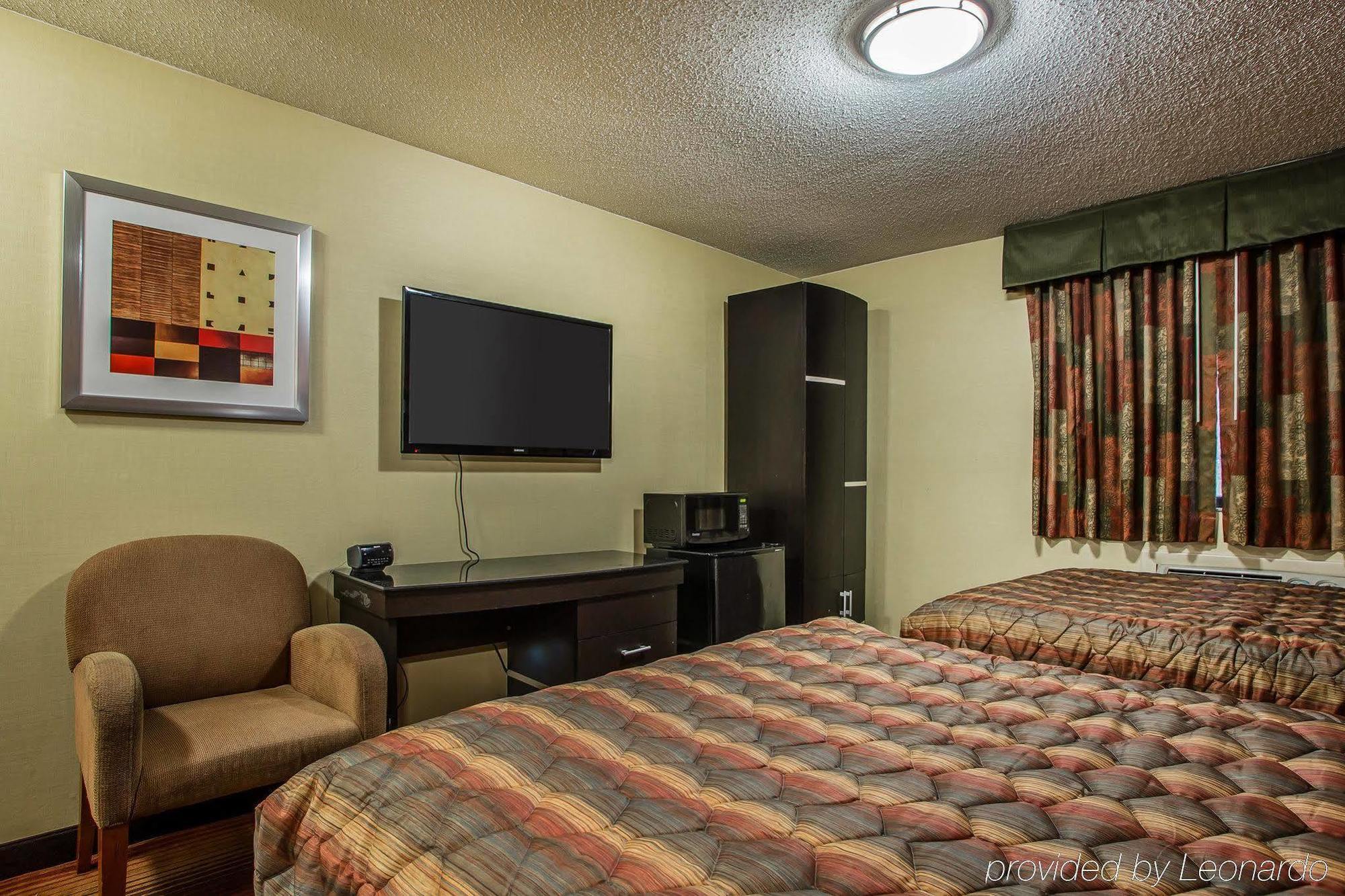 Rodeway Inn Belleville Esterno foto